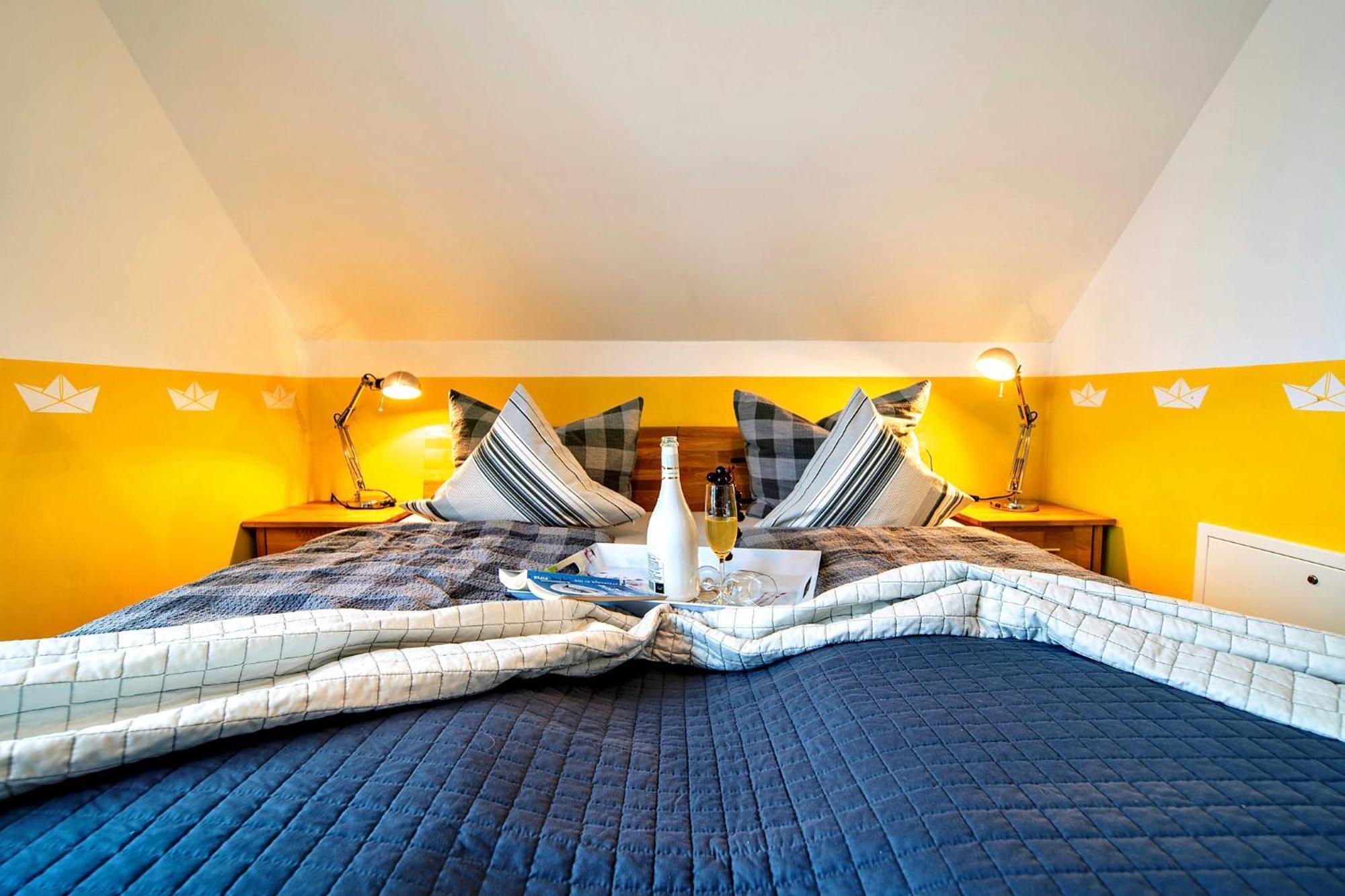 Ferienhaus Lieblingsplatz By Seeblick Ferien Oro, Direkte Wasserlage,Sauna,Kamin オルペニッツ エクステリア 写真