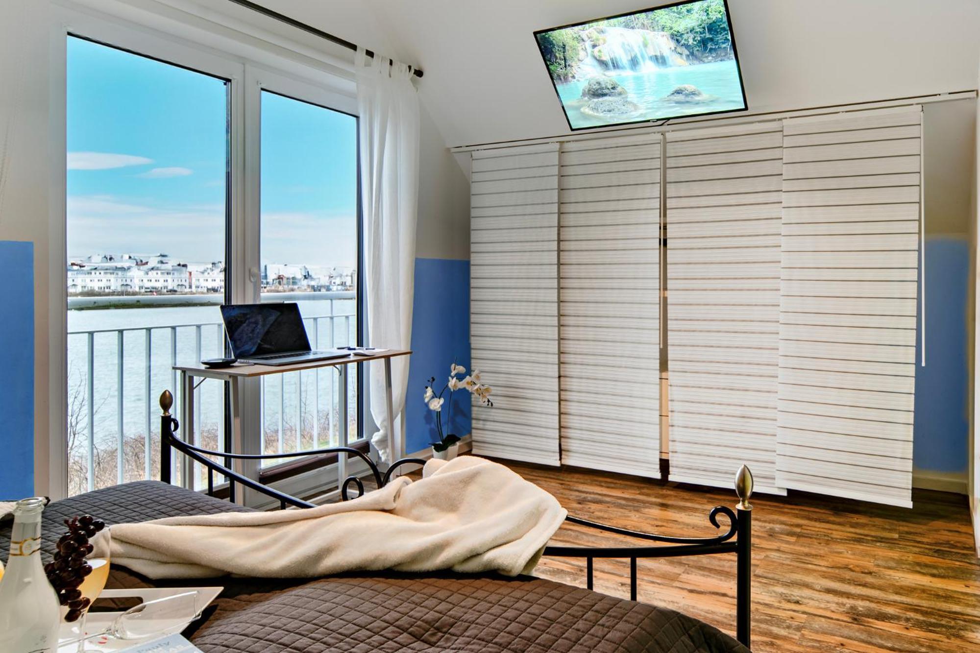 Ferienhaus Lieblingsplatz By Seeblick Ferien Oro, Direkte Wasserlage,Sauna,Kamin オルペニッツ エクステリア 写真